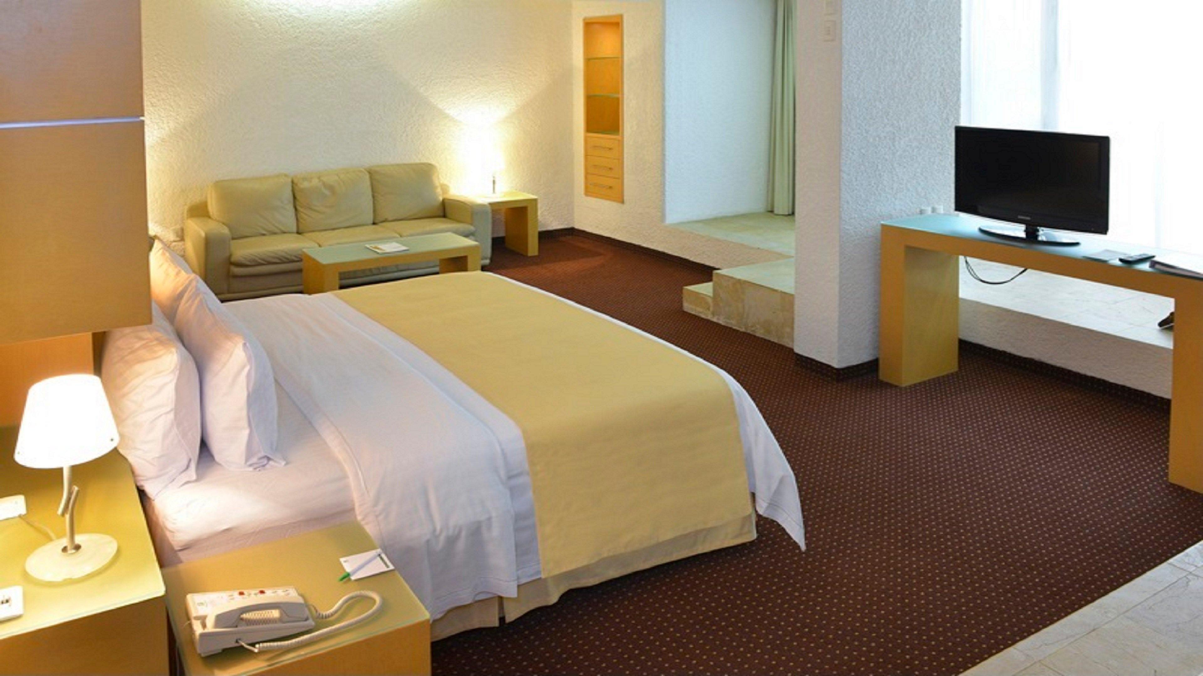 Holiday Inn Morelia By Ihg Экстерьер фото