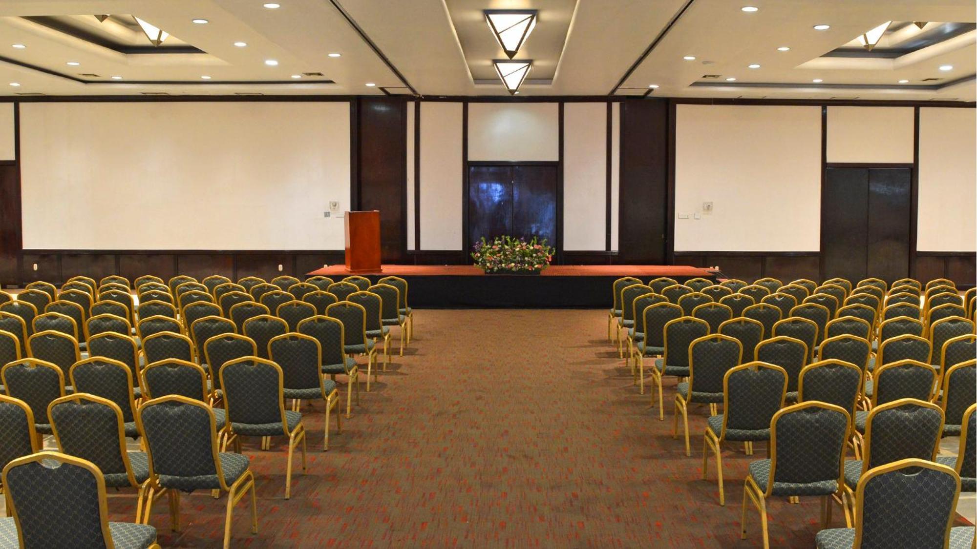 Holiday Inn Morelia By Ihg Экстерьер фото